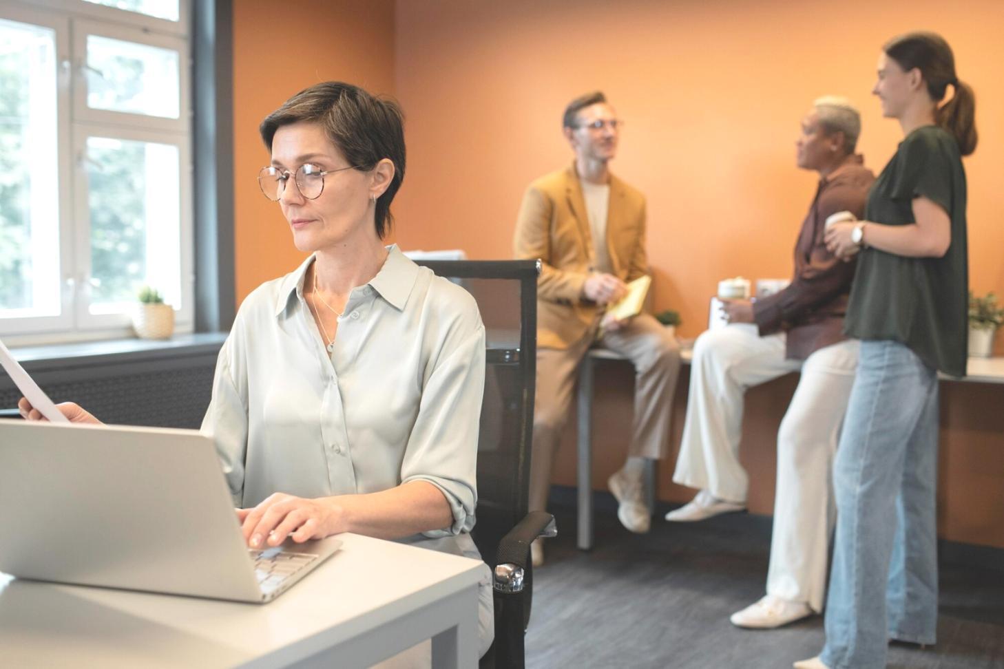 Sabine Keller bei der Beratung einer Familie